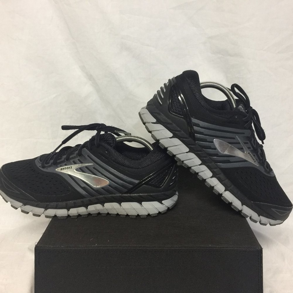 Men's Brooks Beast Running shoes size 9.5 2E Wide Black gray